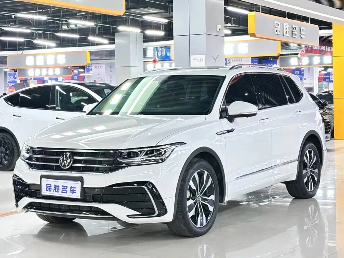 VOLKSWAGEN TIGUAN L  2023