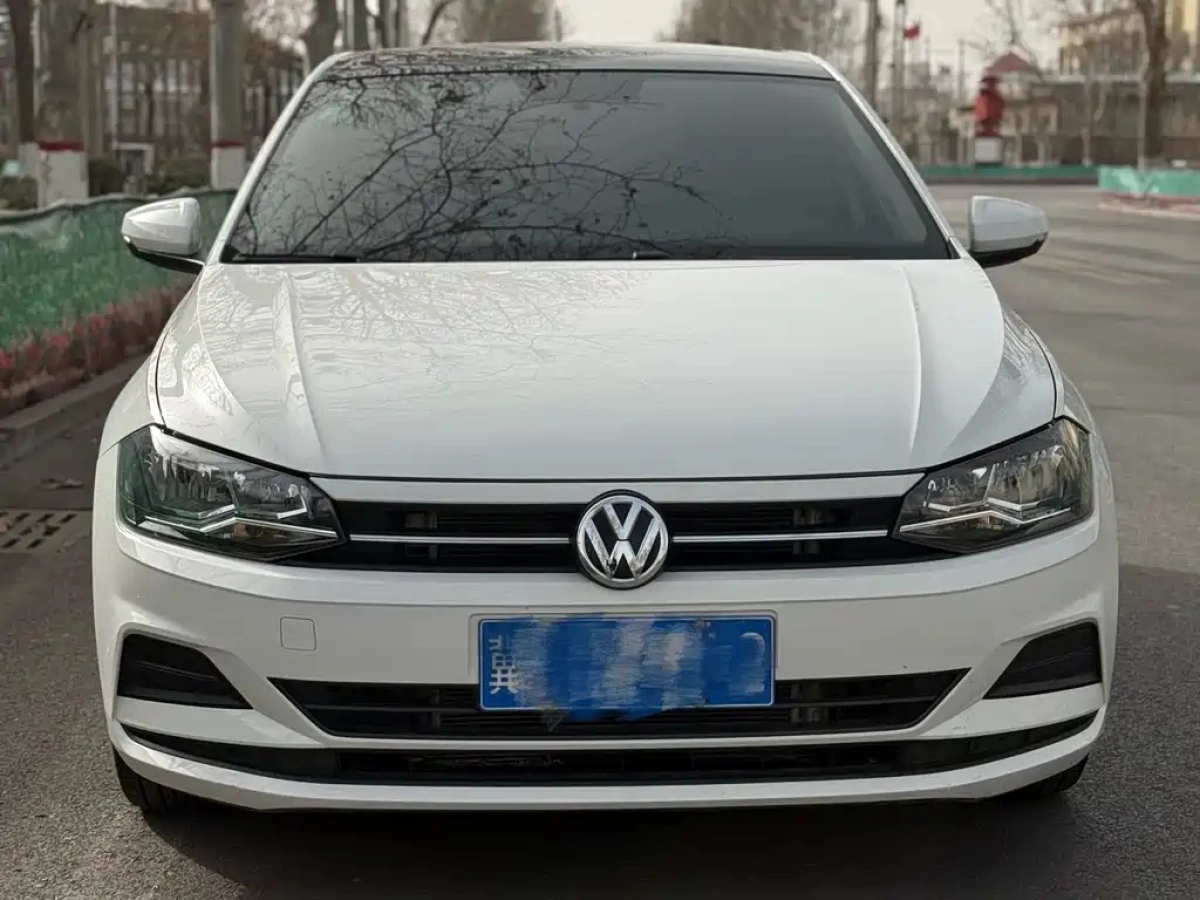 VOLKSWAGEN POLO