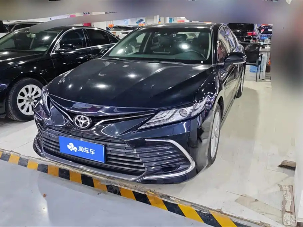 TOYOTA CAMRY