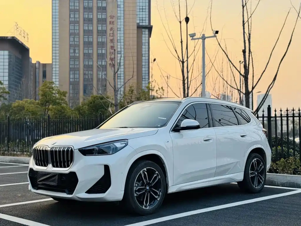 BMW X1  2023