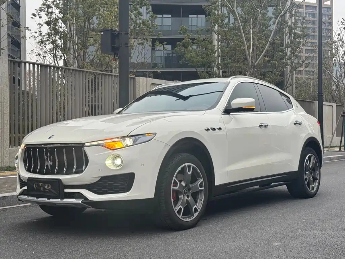 MASERATI LEVANTE  2021