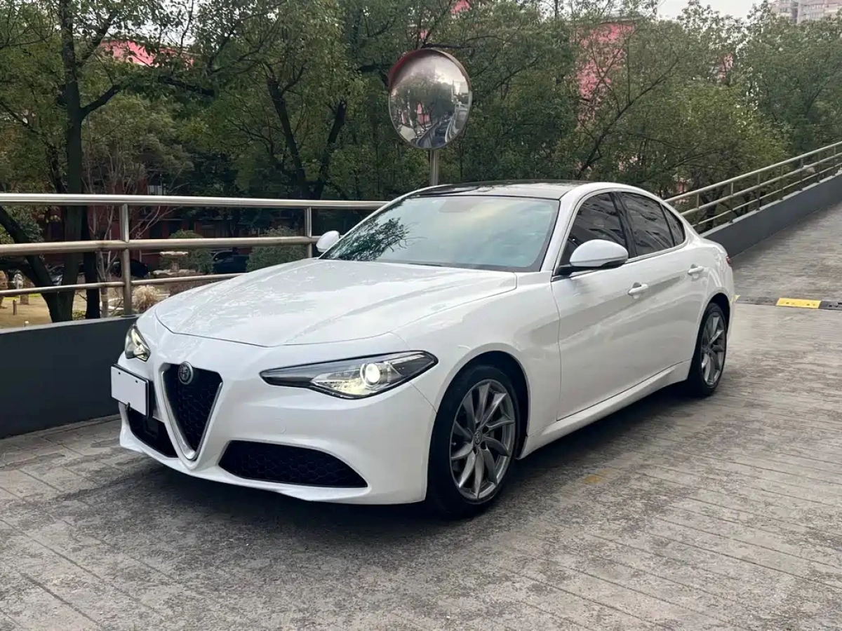 ALFAROMEO GIULIA  2019