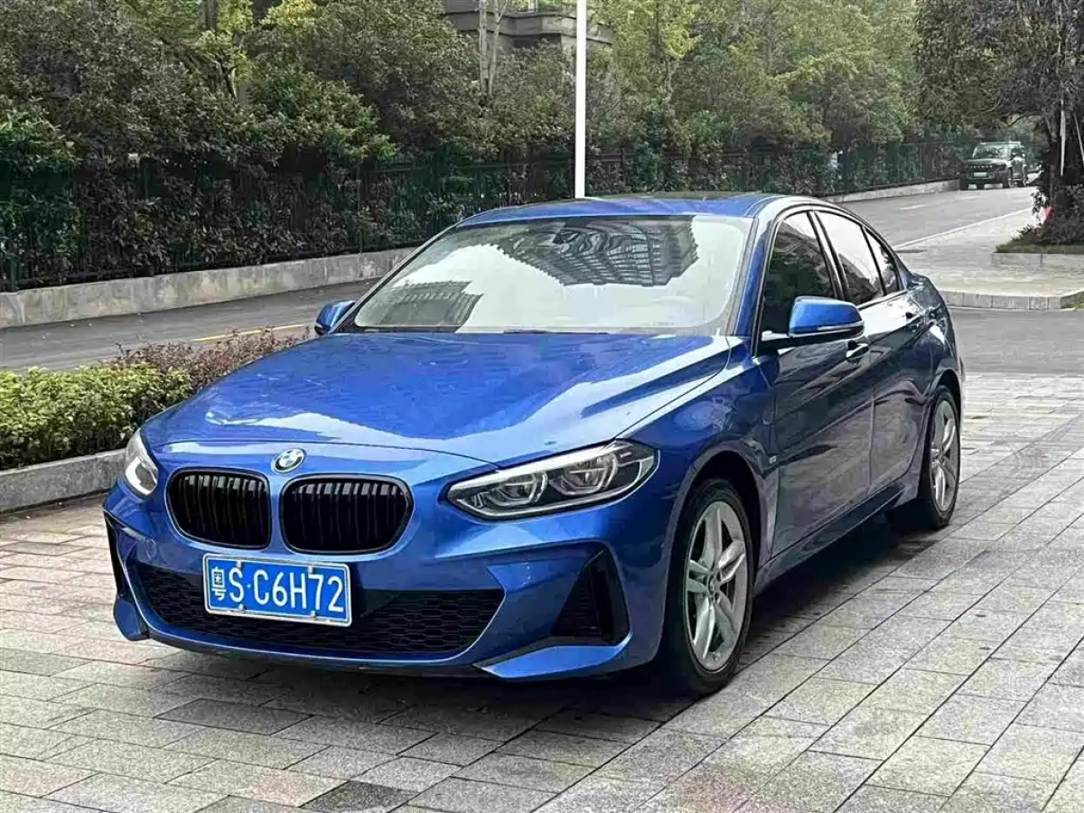 BMW 1-SERIES  2019