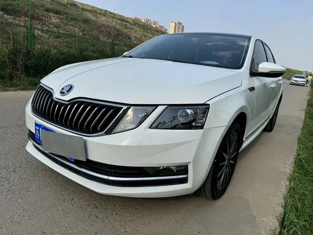 SKODA OCTAVIA  2019