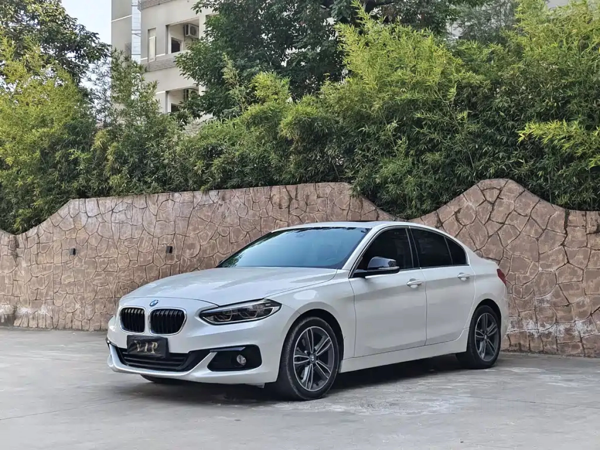 BMW 1-SERIES  2019