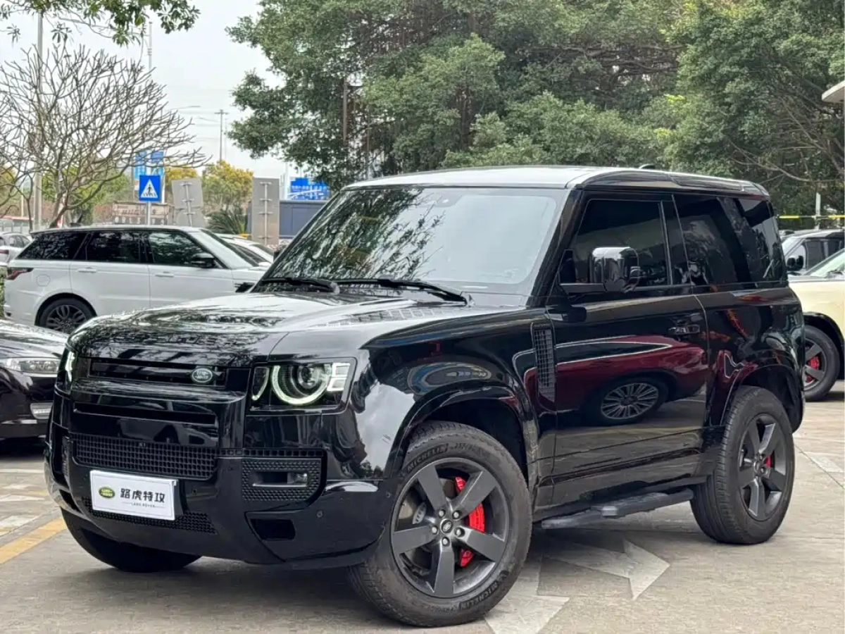 LAND ROVER DEFENDER  2025