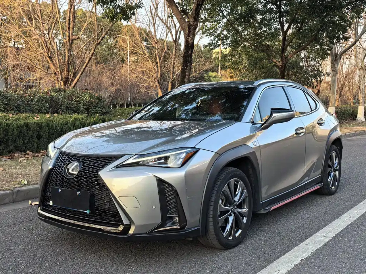 LEXUS UX  2020