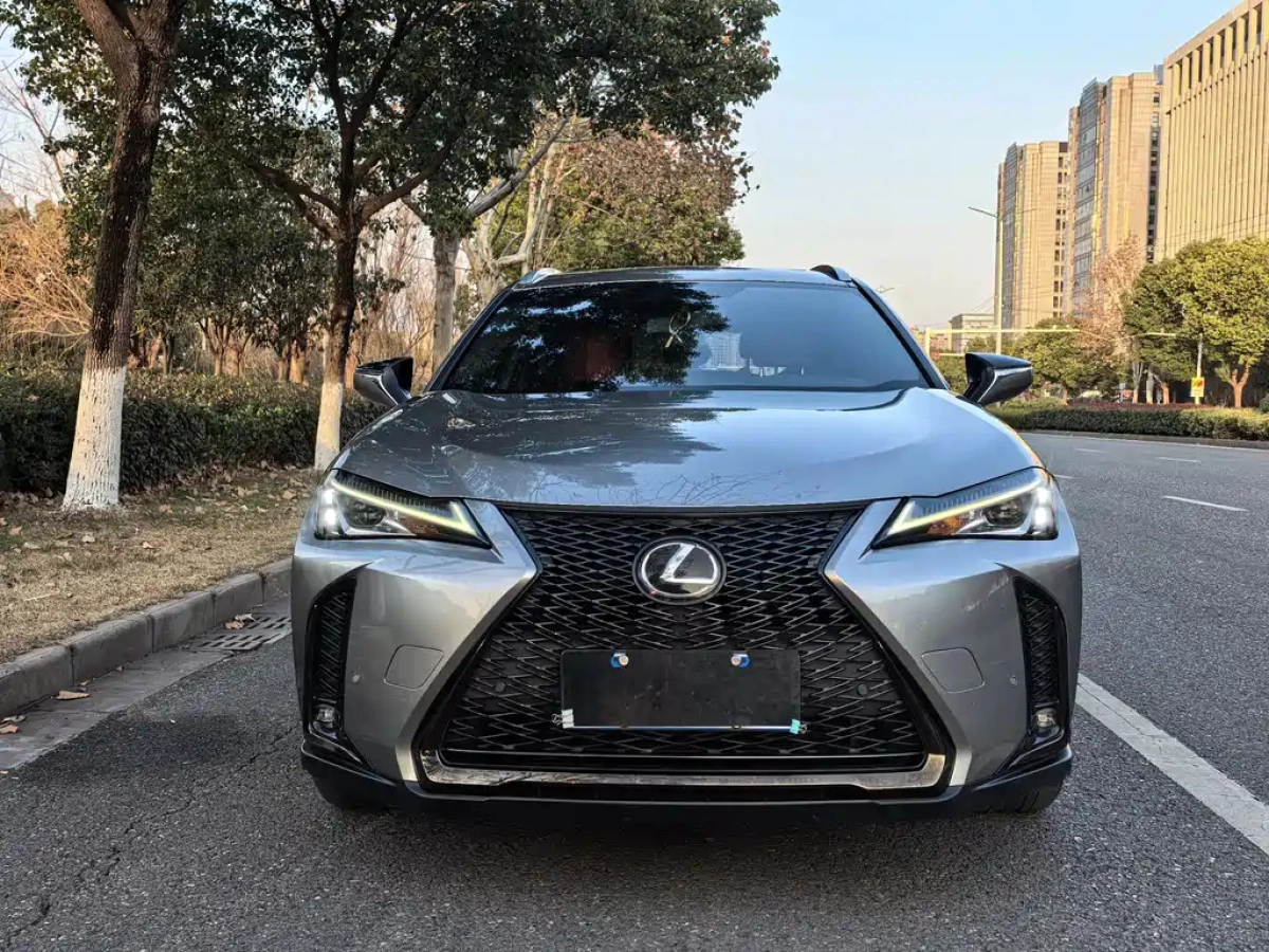 LEXUS UX