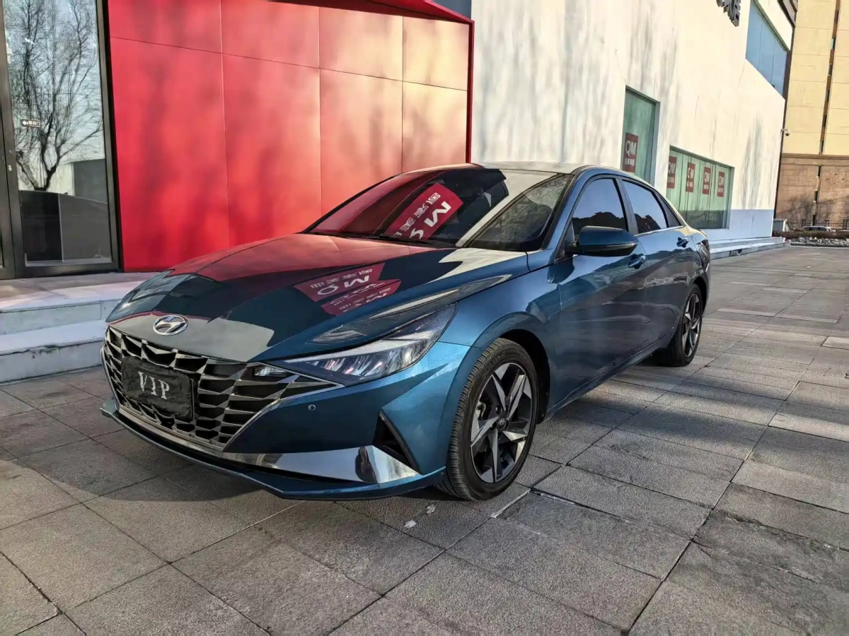 HYUNDAI ELANTRA