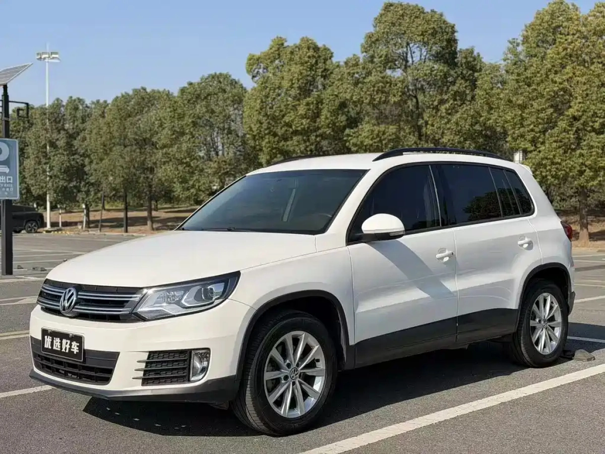 VOLKSWAGEN TIGUAN