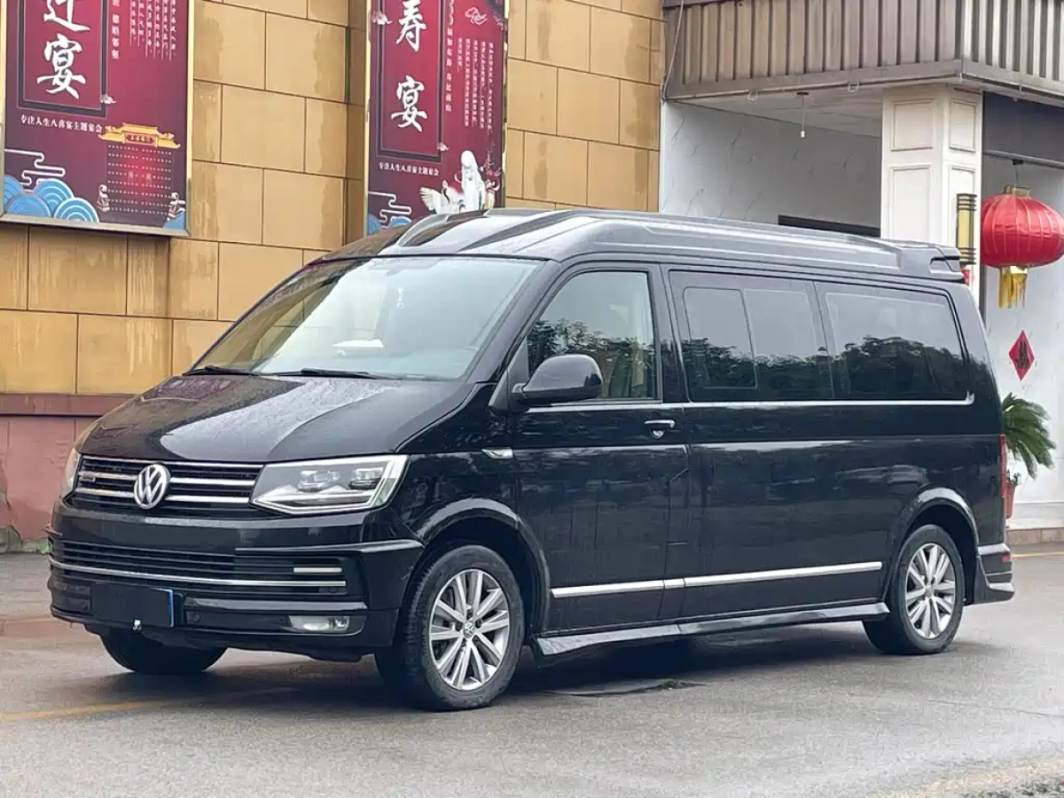 VOLKSWAGEN CARAVELLE
