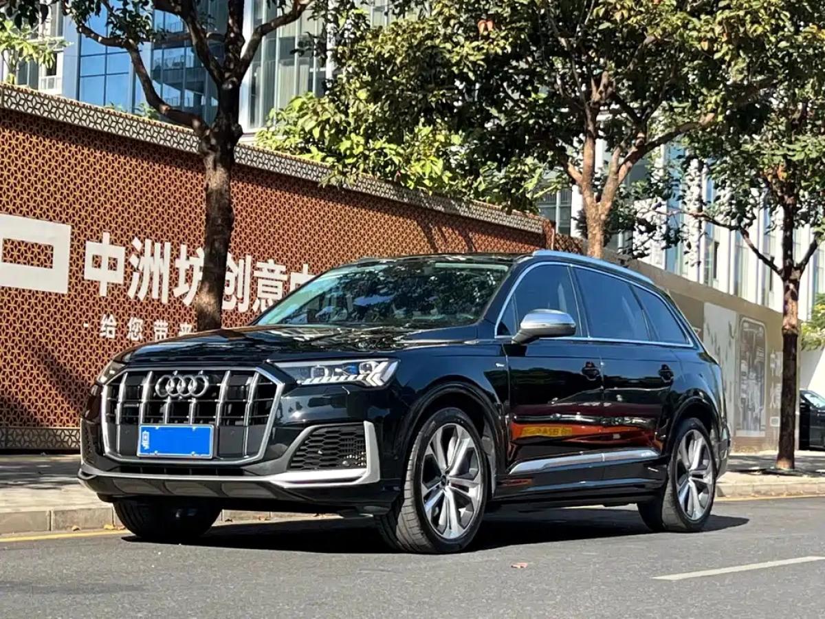 AUDI Q7  2021