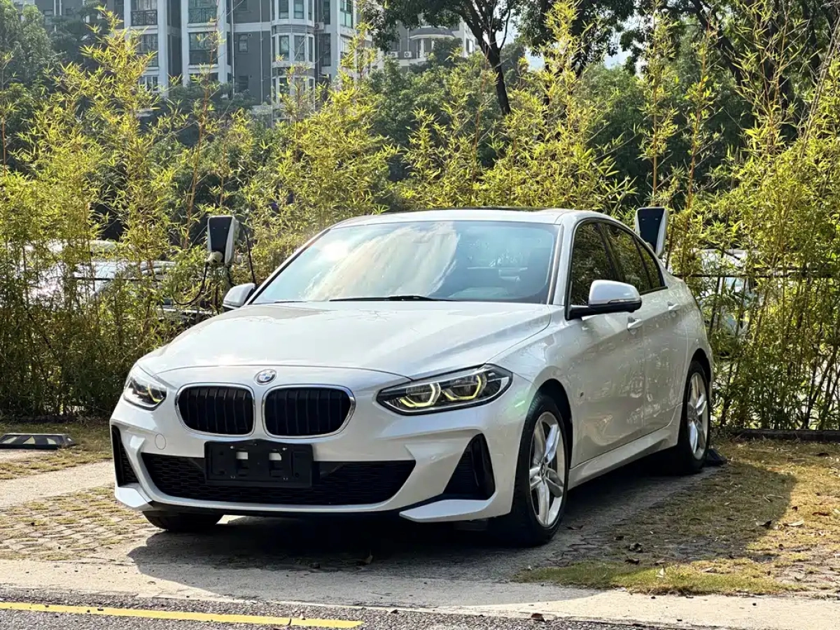 BMW 1-SERIES  2019