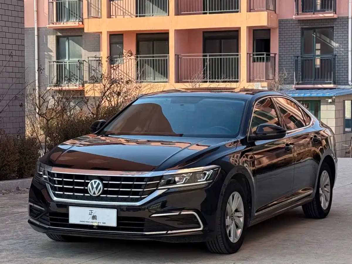 VOLKSWAGEN PASSAT  2021