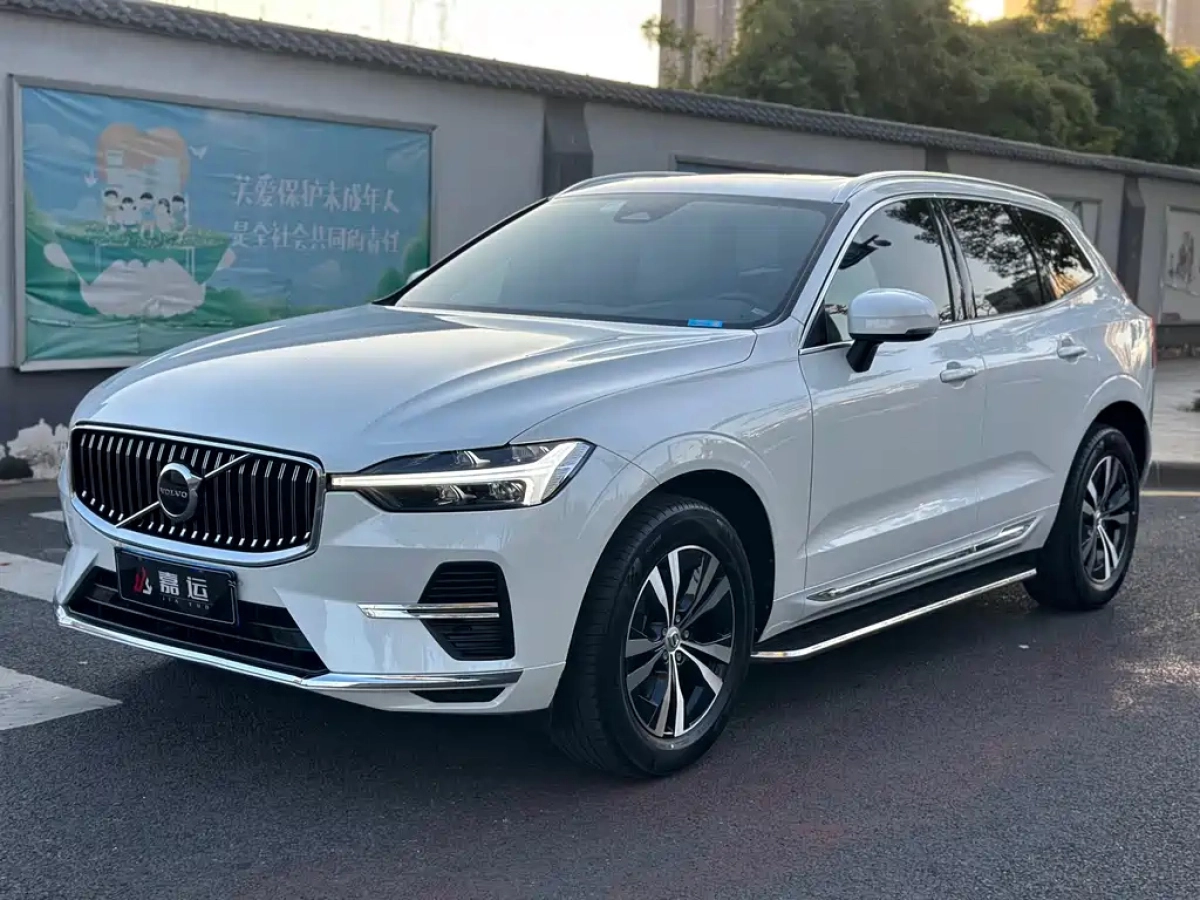 VOLVO XC60  2023