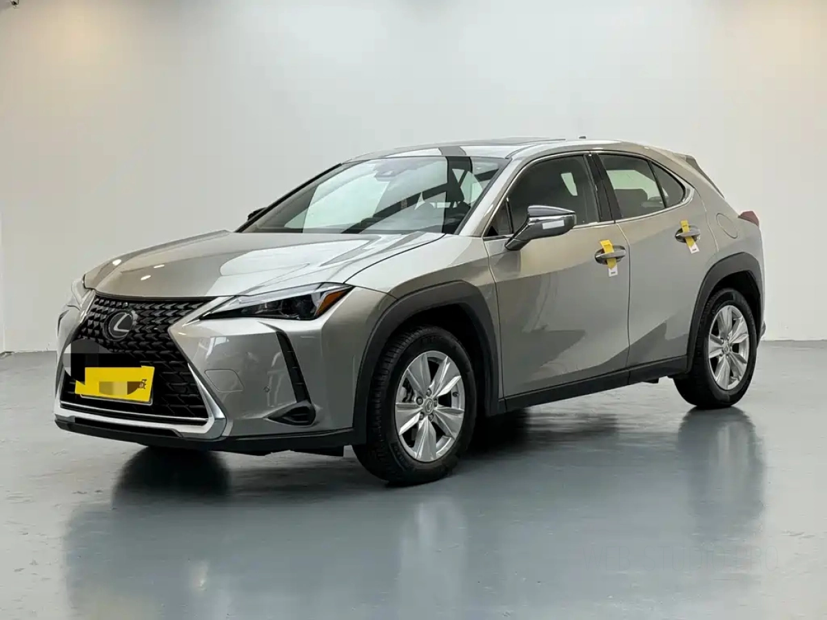 LEXUS UX  2024