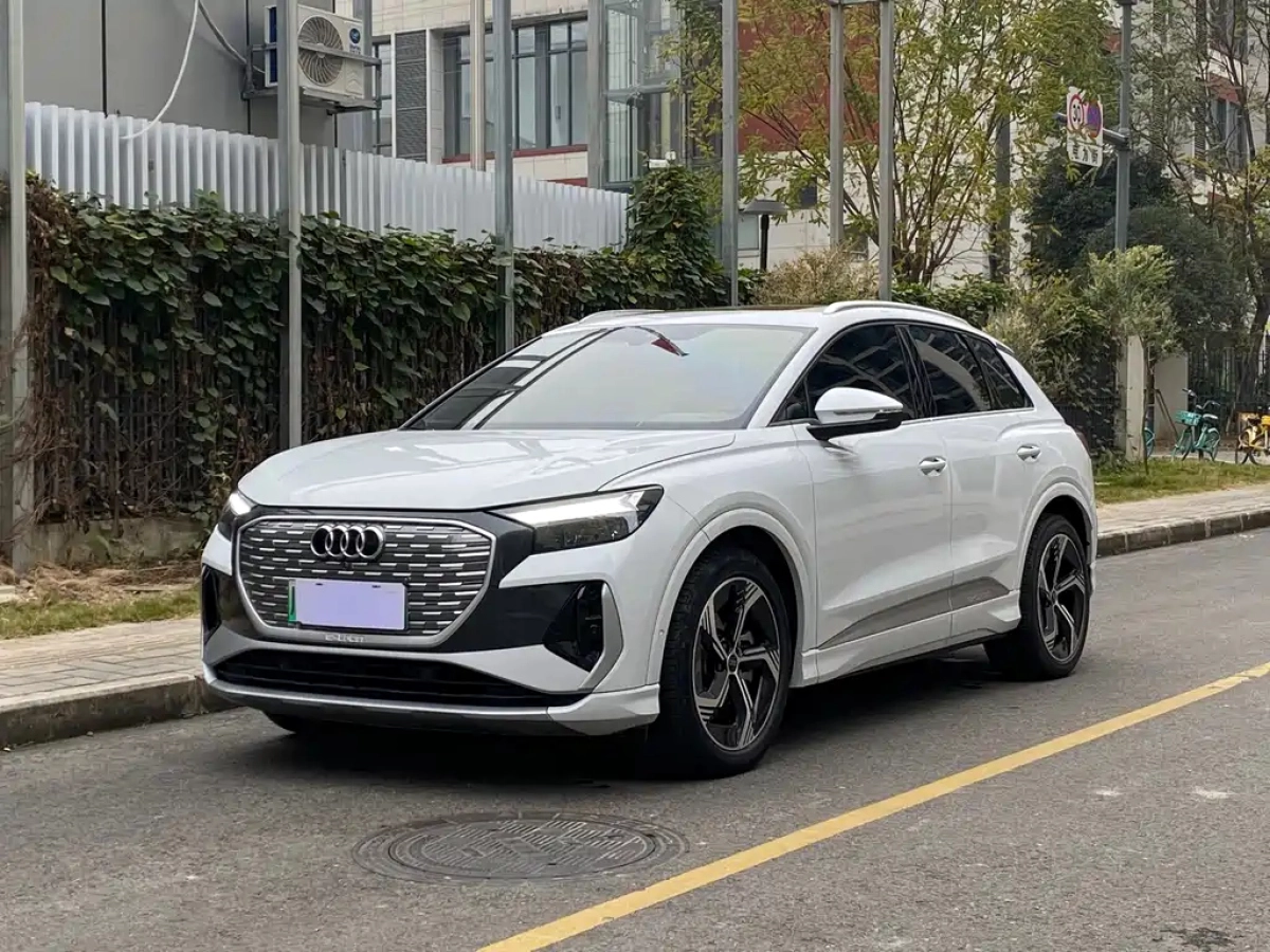 AUDI Q4 E-TRON  2023