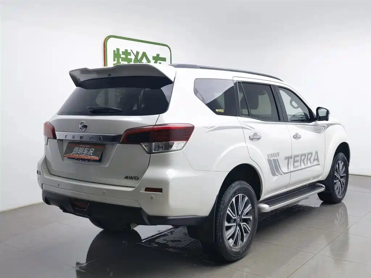 NISSAN TERRA