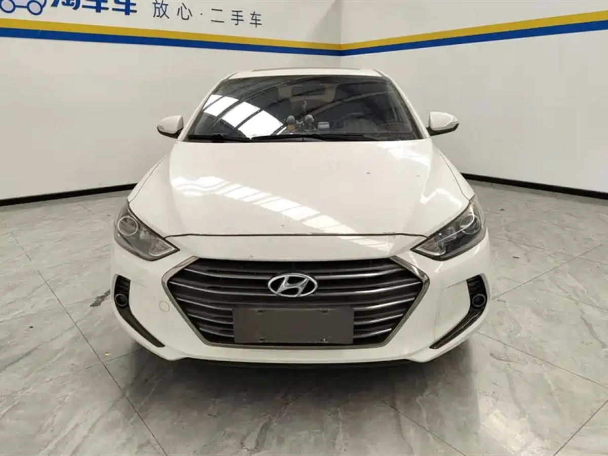 HYUNDAI ELANTRA