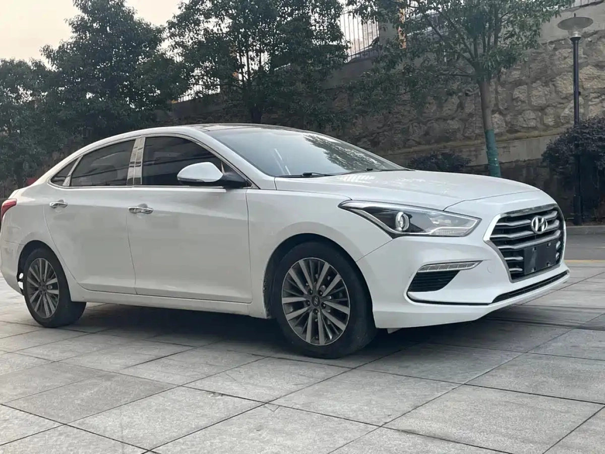 HYUNDAI MISTRA  2019