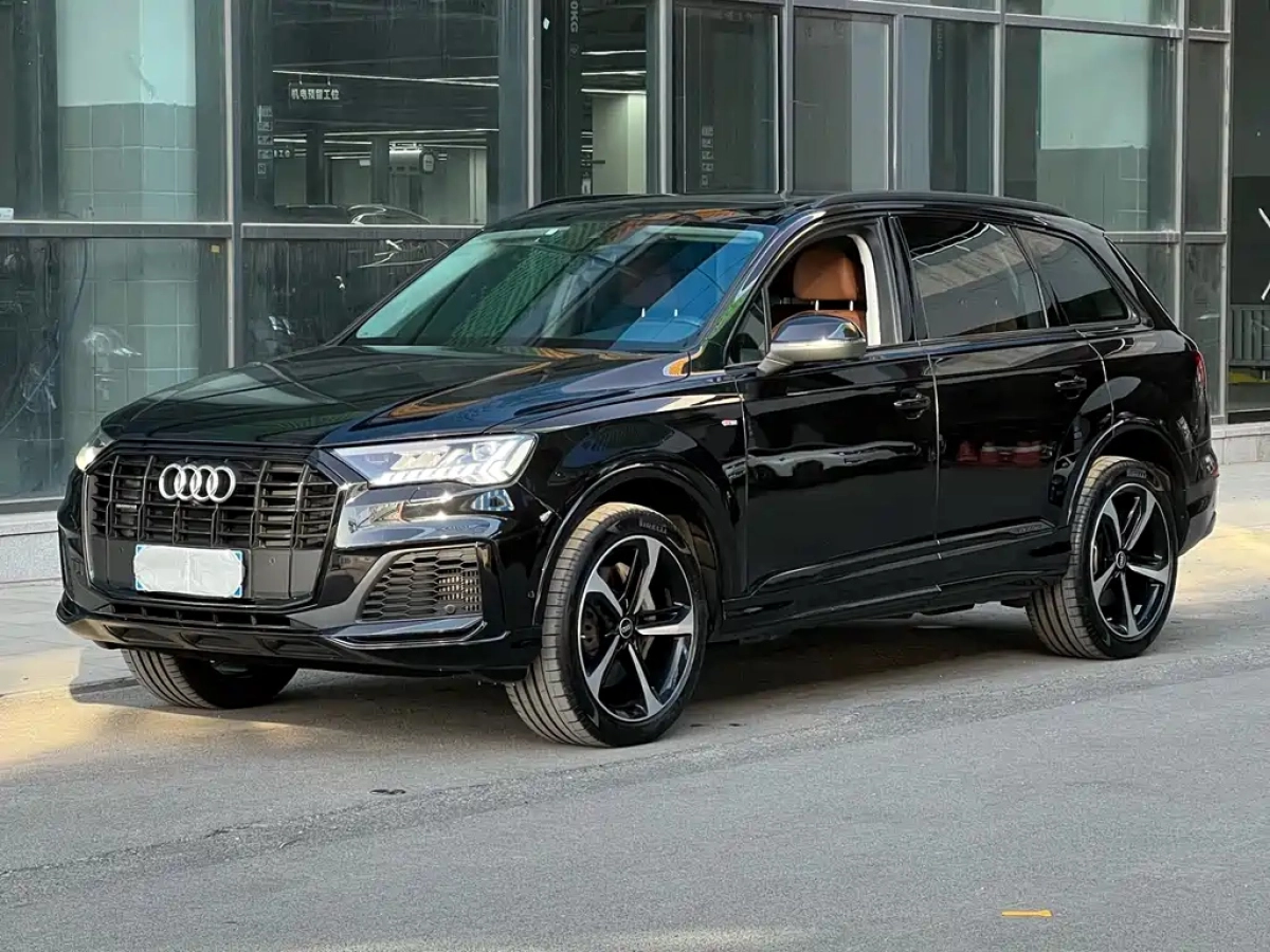 AUDI Q7  2021