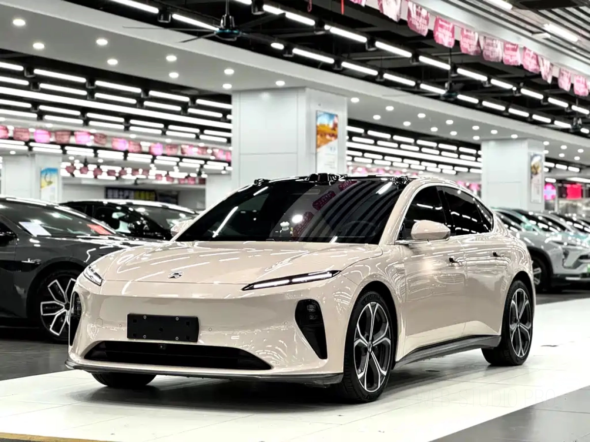 NIO ET5