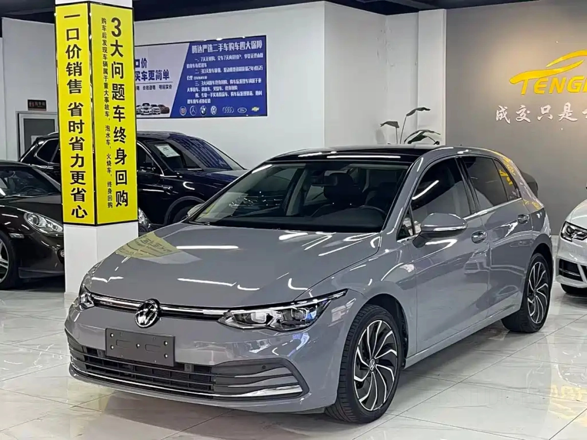 VOLKSWAGEN GOLF  2021