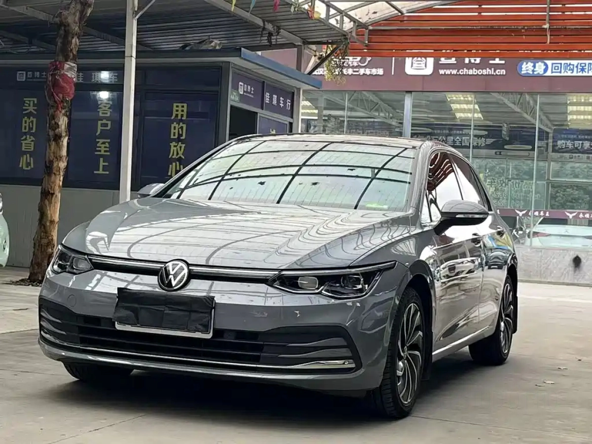 VOLKSWAGEN GOLF  2021