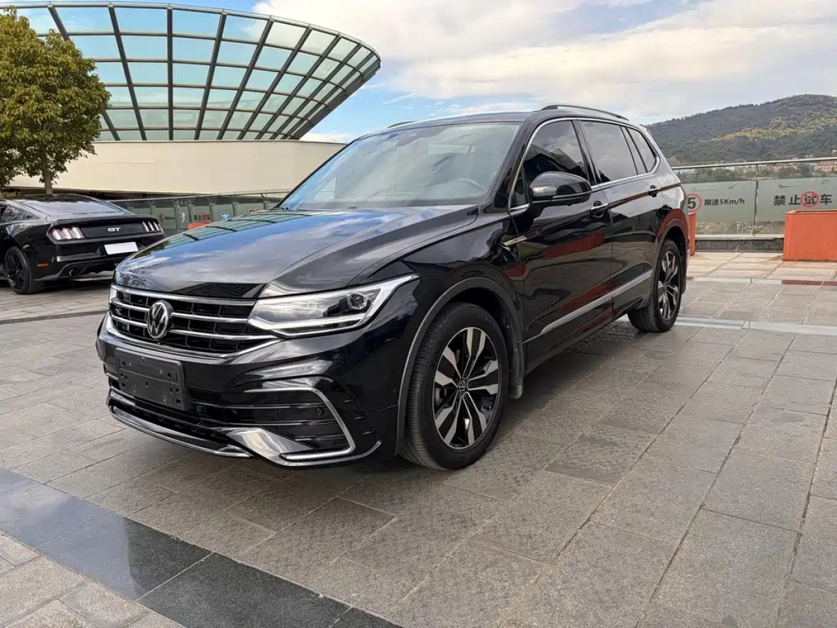 VOLKSWAGEN TIGUAN L  2023
