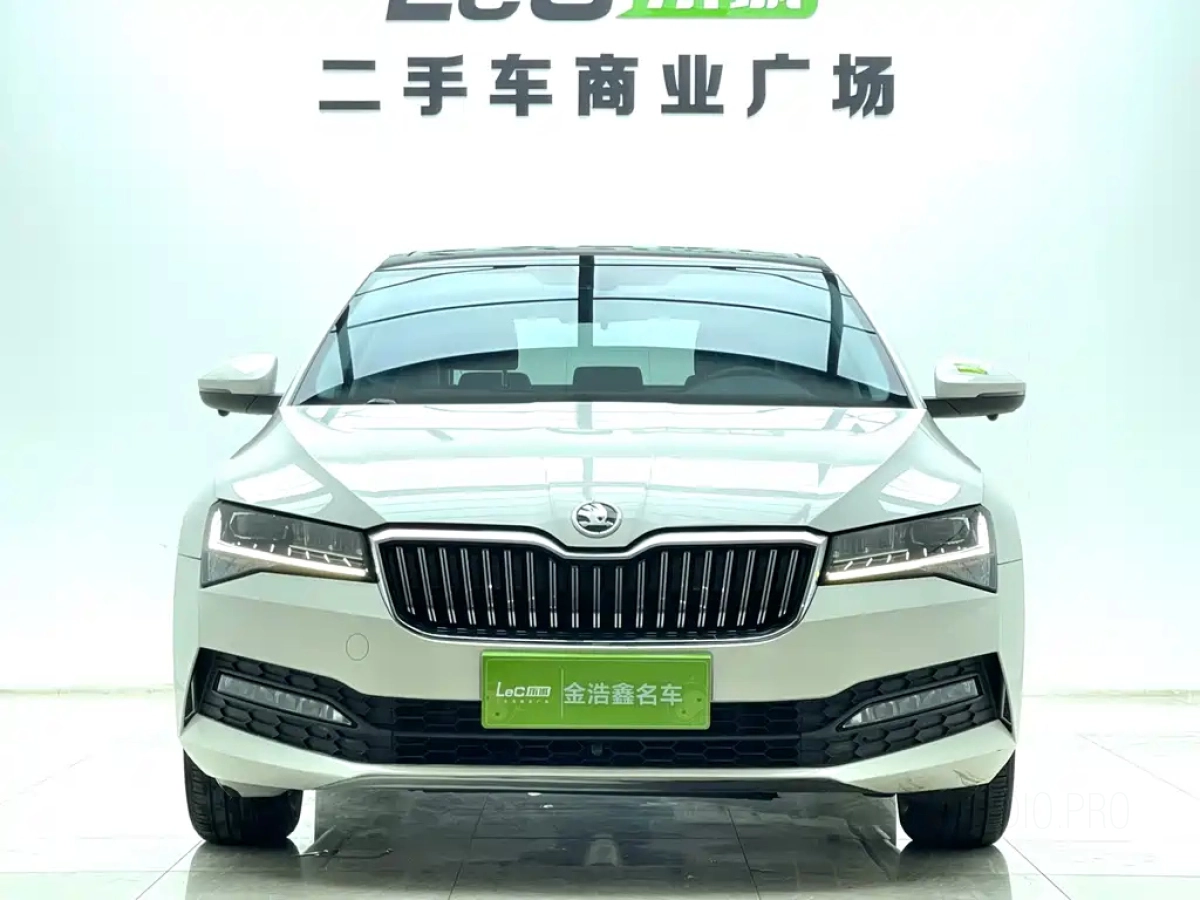 SKODA SUPERB