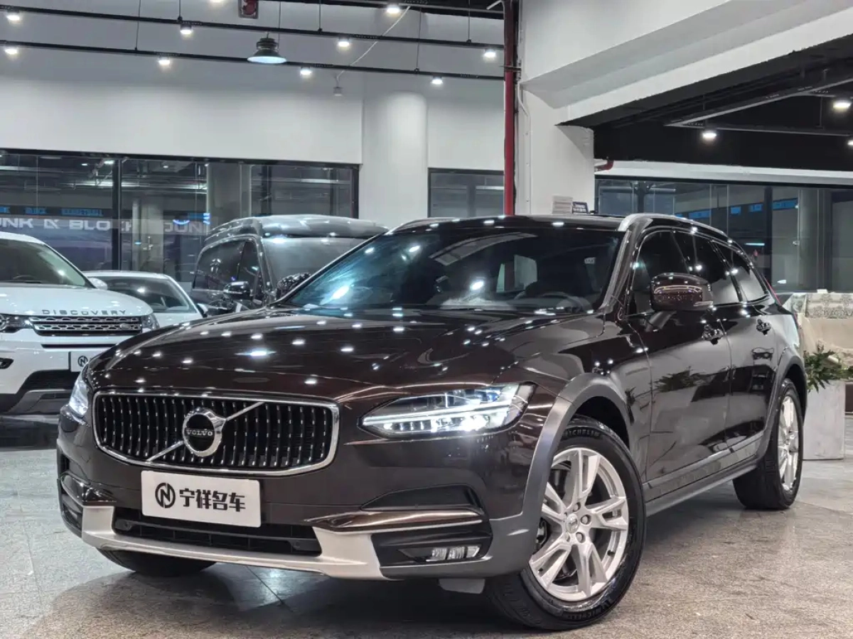 VOLVO V90  2019