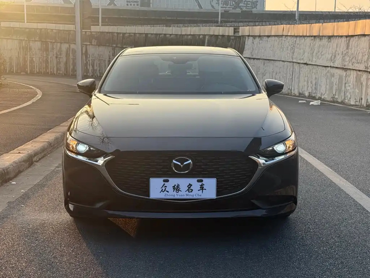 MAZDA 3 AXELA