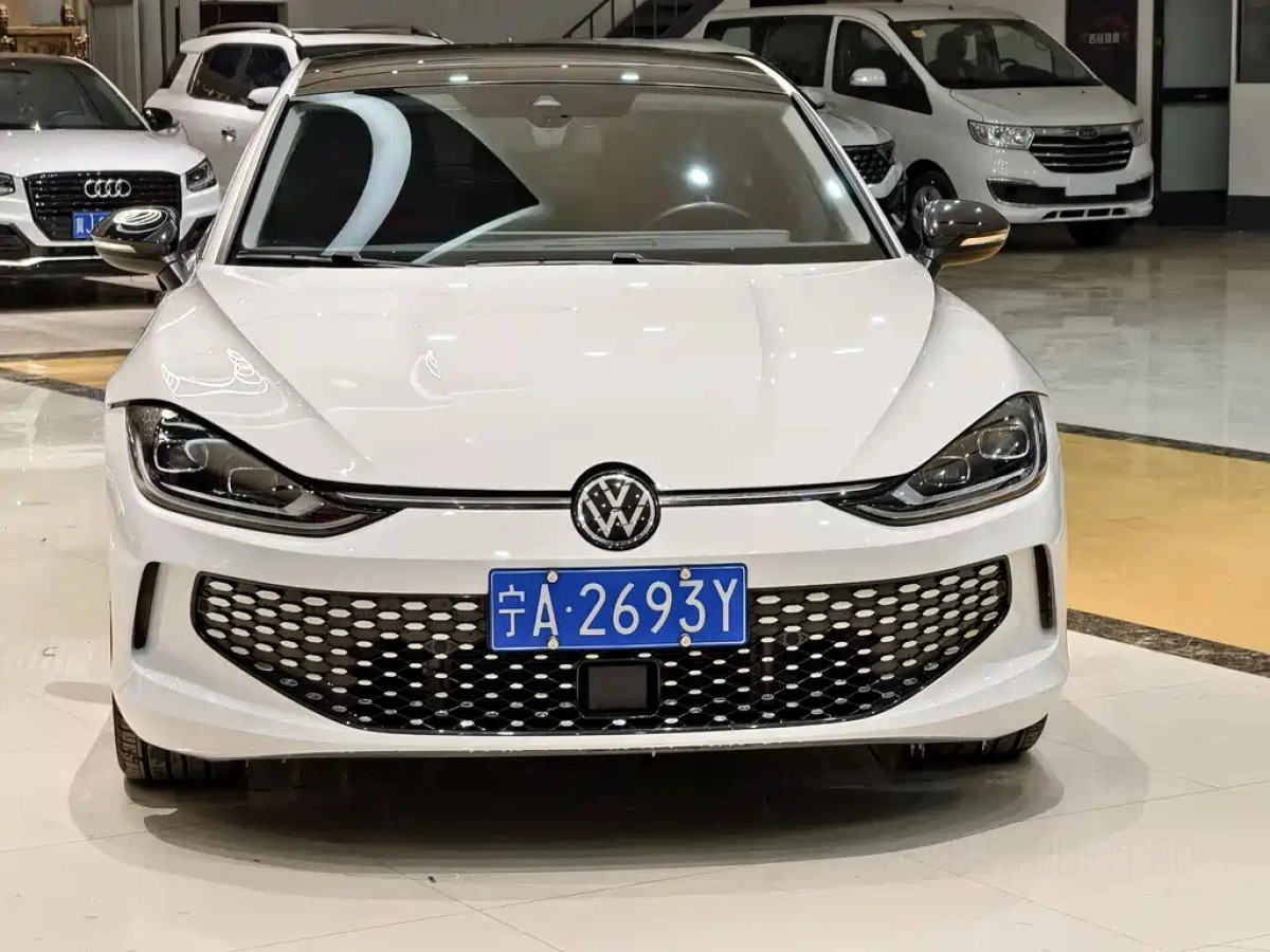 VOLKSWAGEN LAMANDO