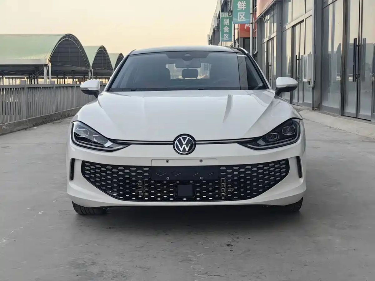 VOLKSWAGEN LAMANDO