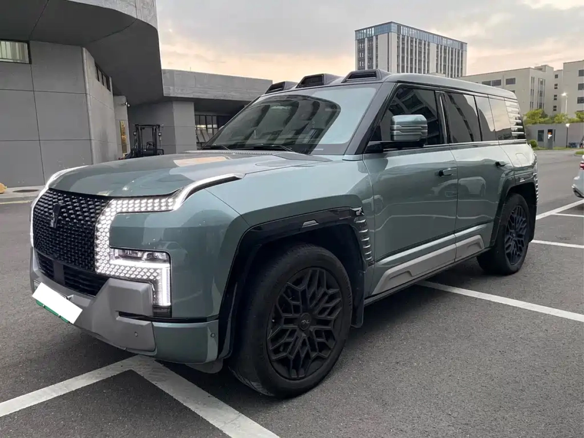 BYD YANGWANG U8  2024