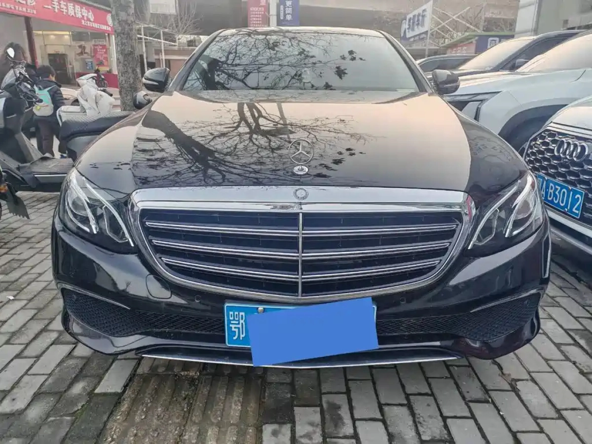 MERCEDES-BENZ E-CLASS