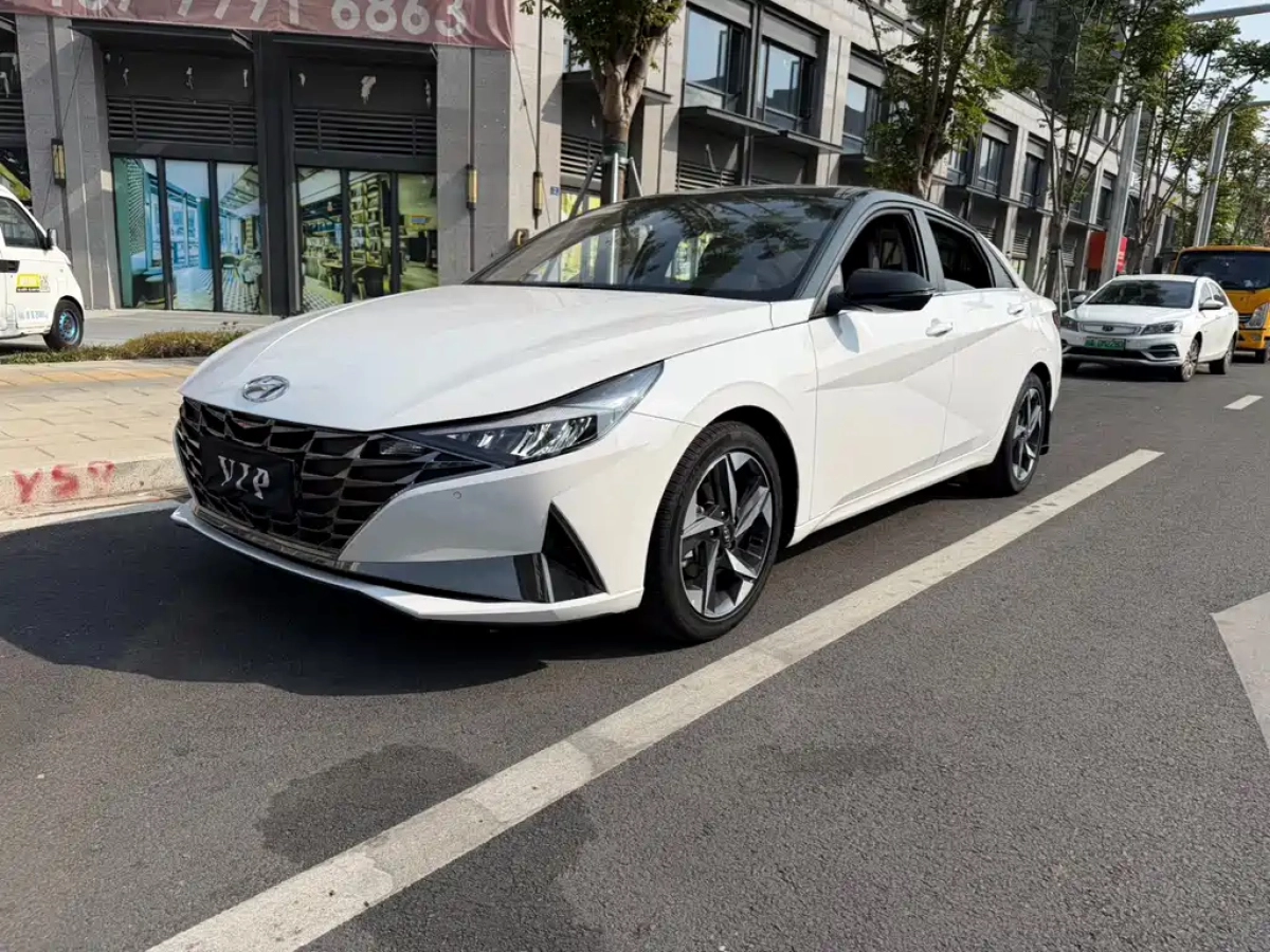 HYUNDAI ELANTRA  2022