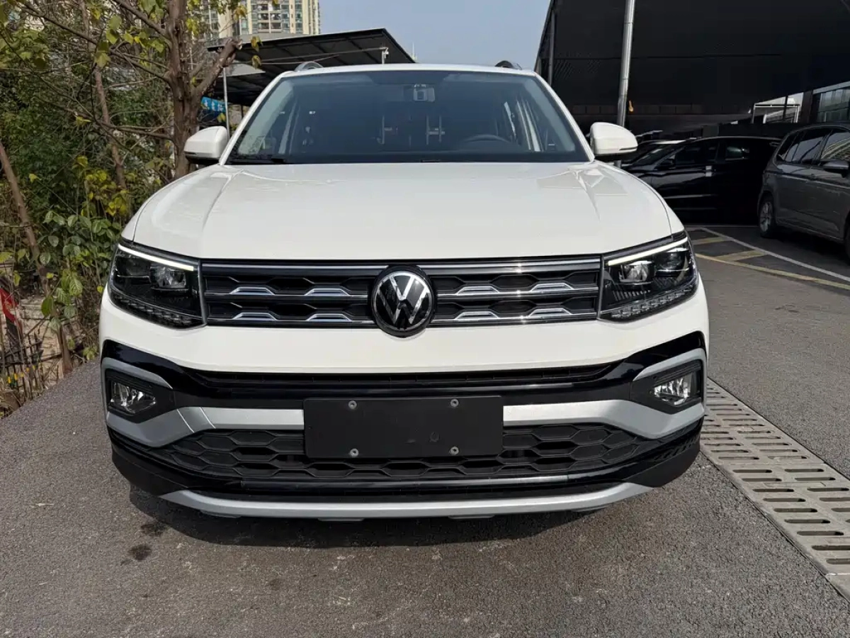 VOLKSWAGEN T-CROSS