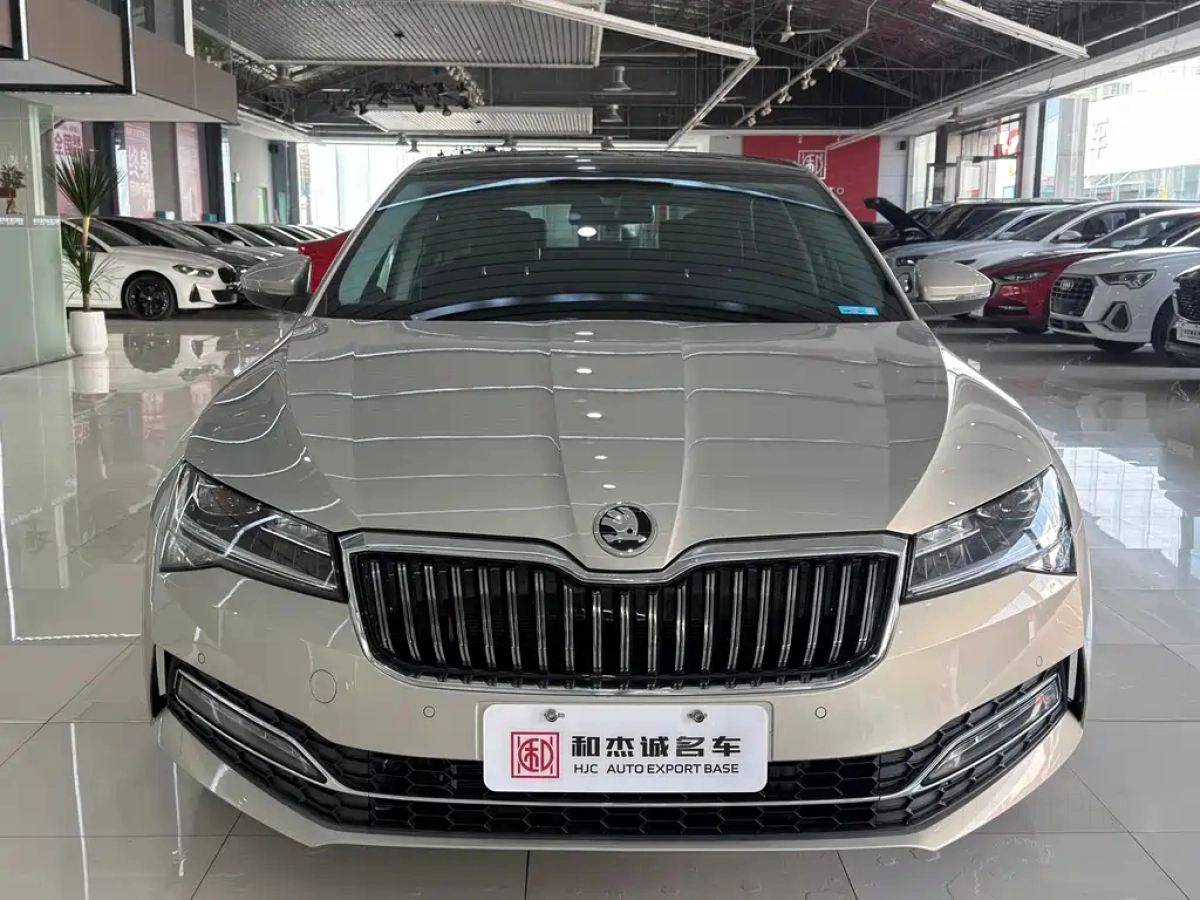 SKODA SUPERB