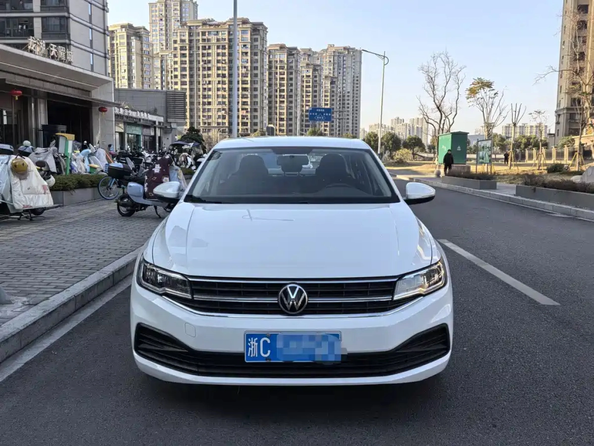 VOLKSWAGEN BORA