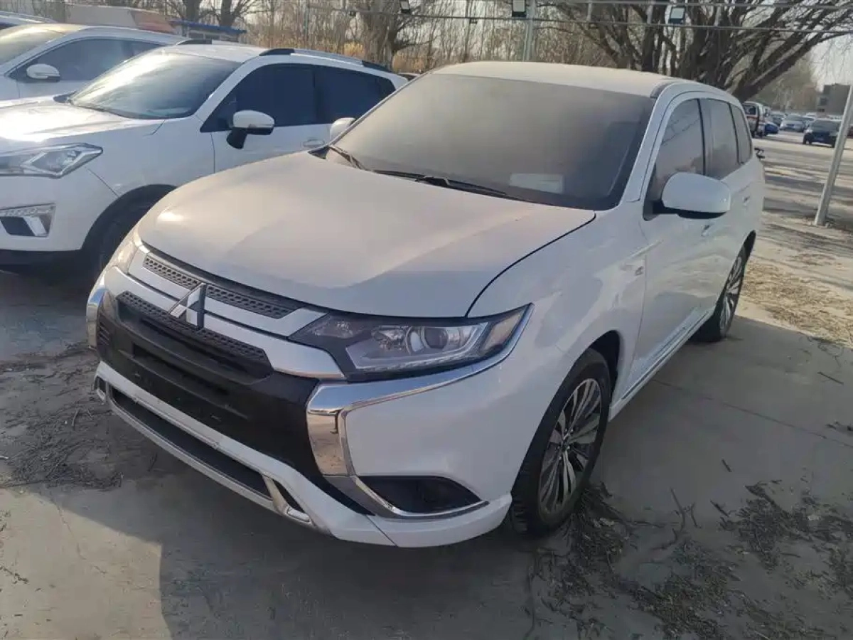 MITSUBISHI OUTLANDER  2023