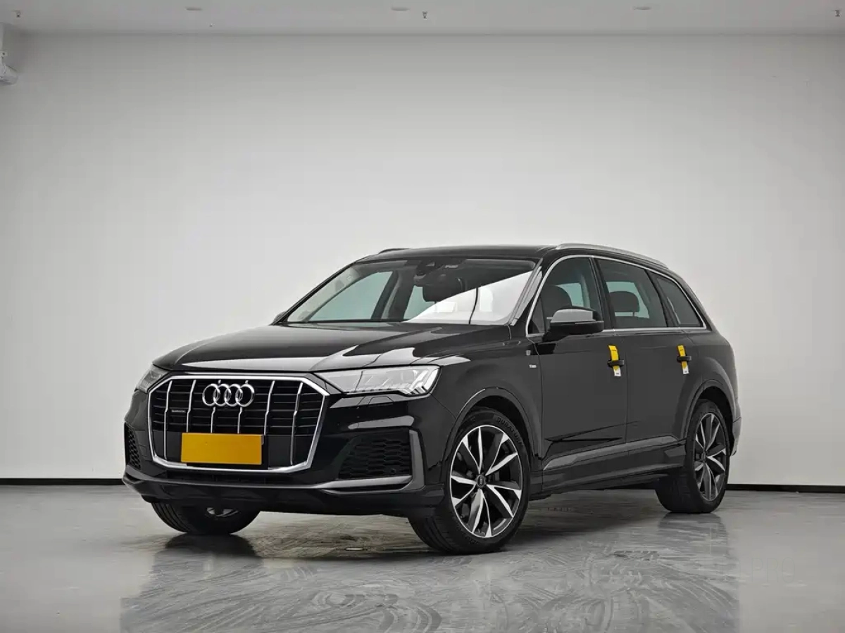 AUDI Q7  2024