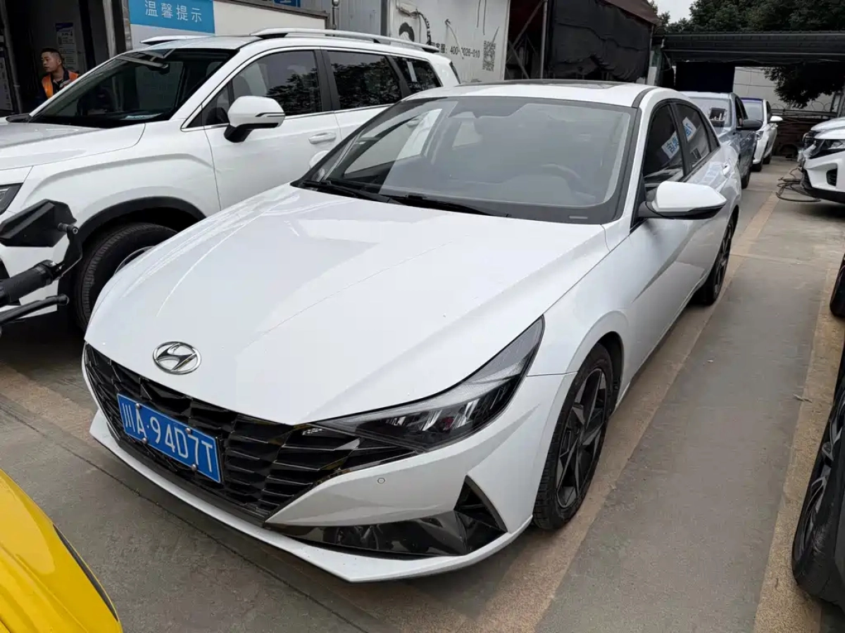 HYUNDAI ELANTRA  2023