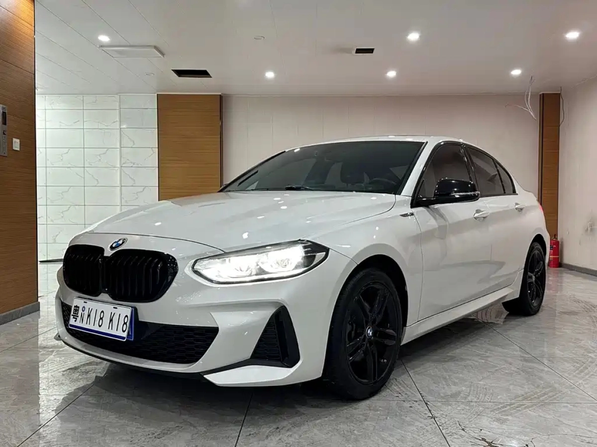 BMW 1-SERIES  2021