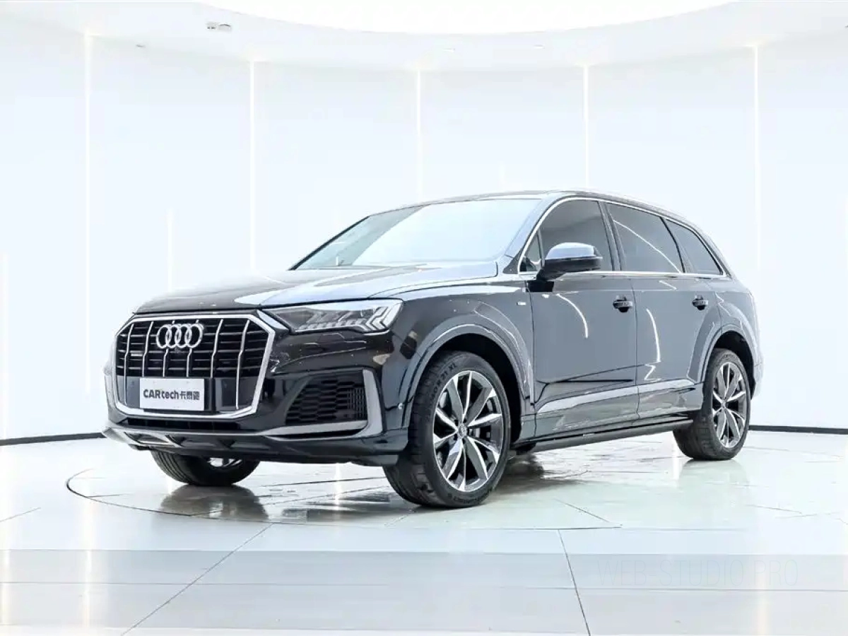AUDI Q7  2024