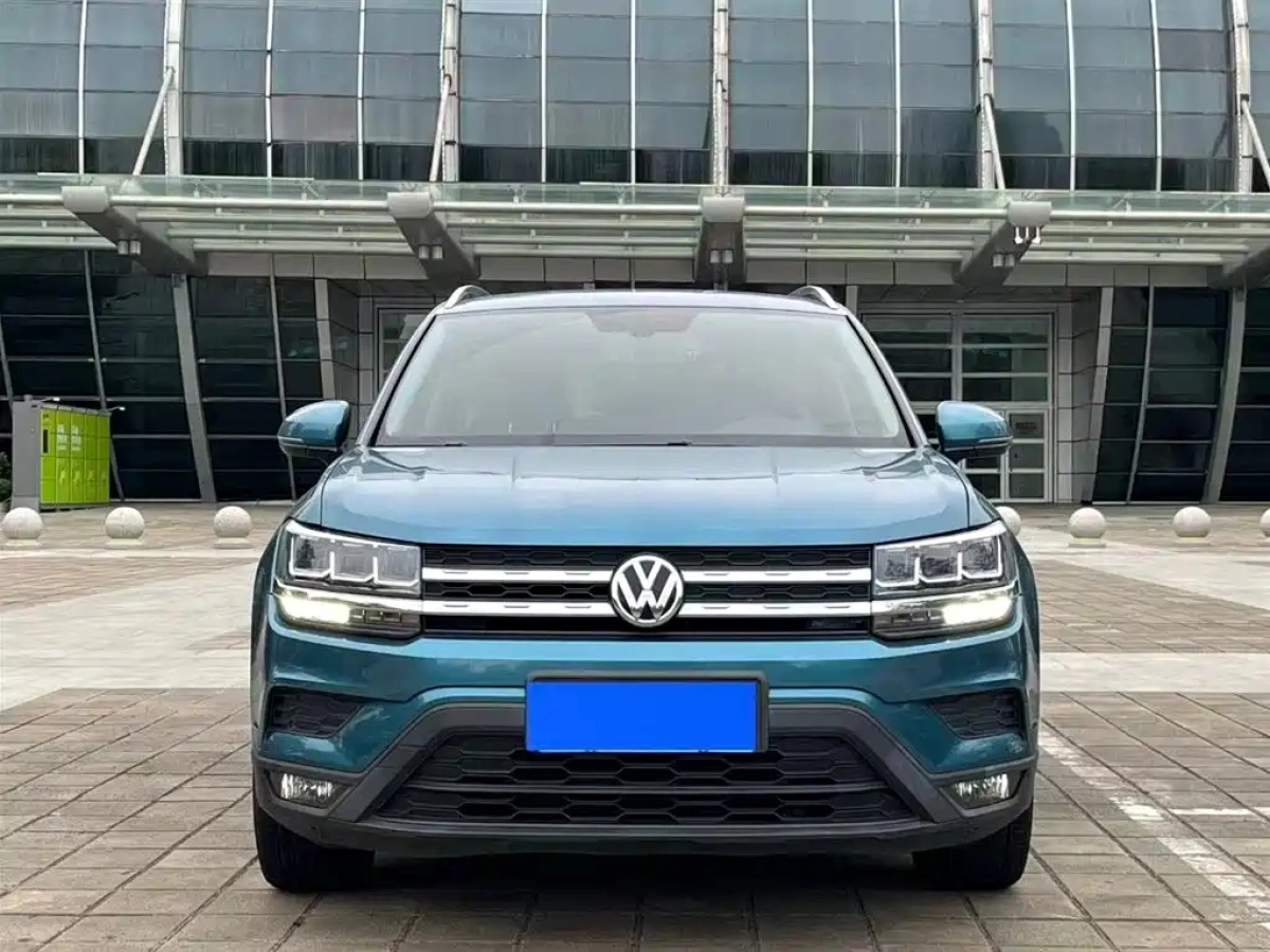 VOLKSWAGEN THARU