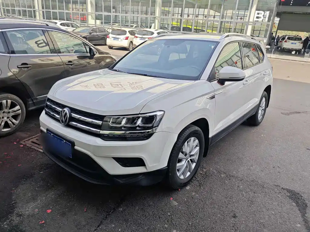 VOLKSWAGEN THARU  2019