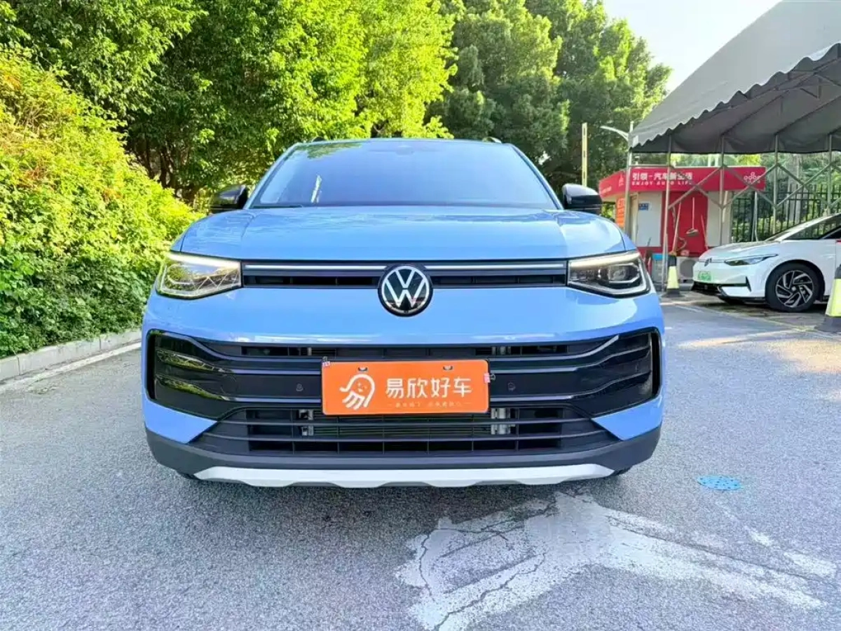 VOLKSWAGEN THARU