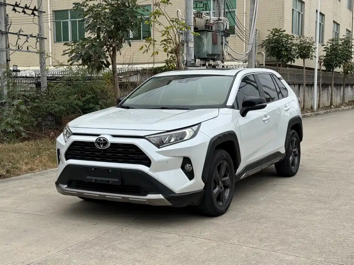 TOYOTA RAV4