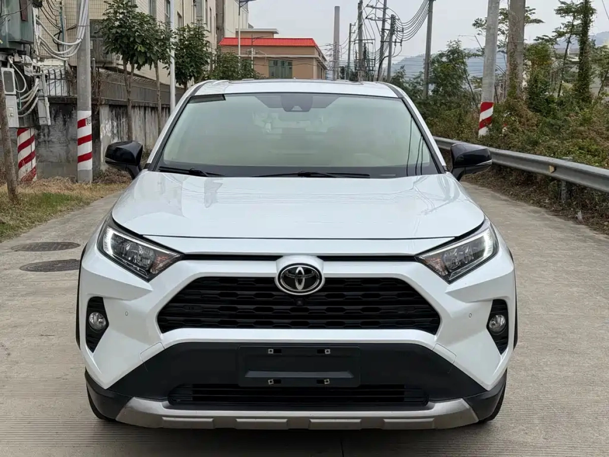 TOYOTA RAV4